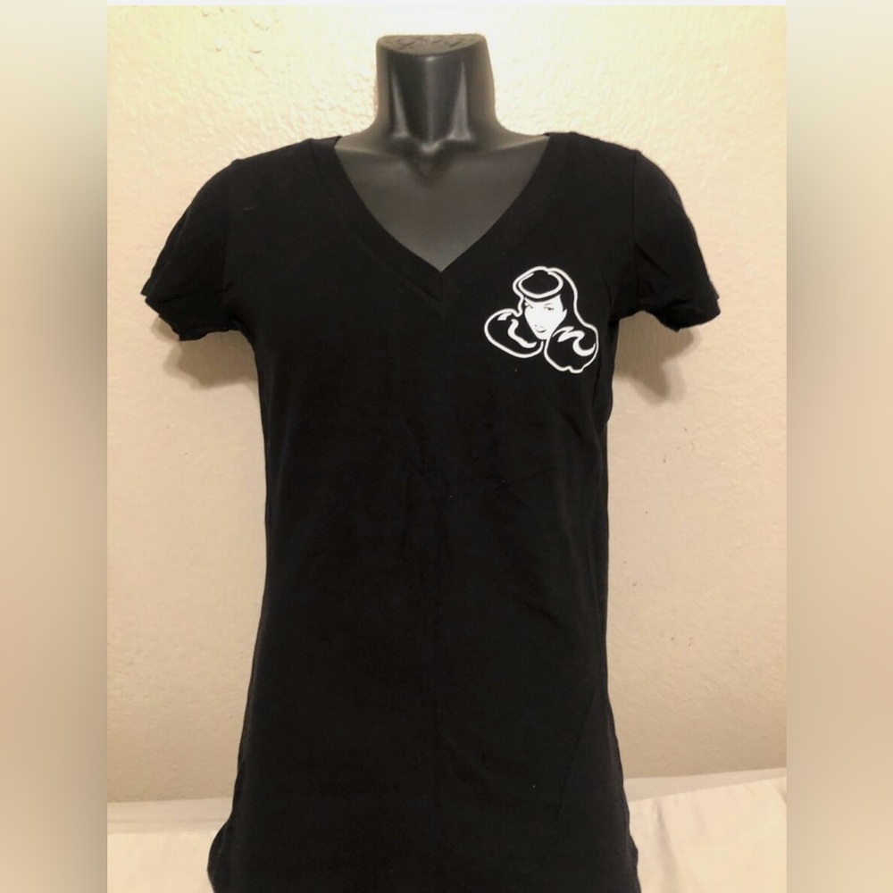 BETTIE PAGE NASHVILLE Fitted Black Short Sleeve Tee with Graphic